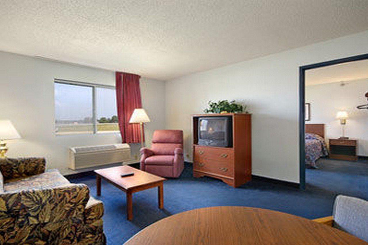 Red Roof Inn Auburn Rum bild